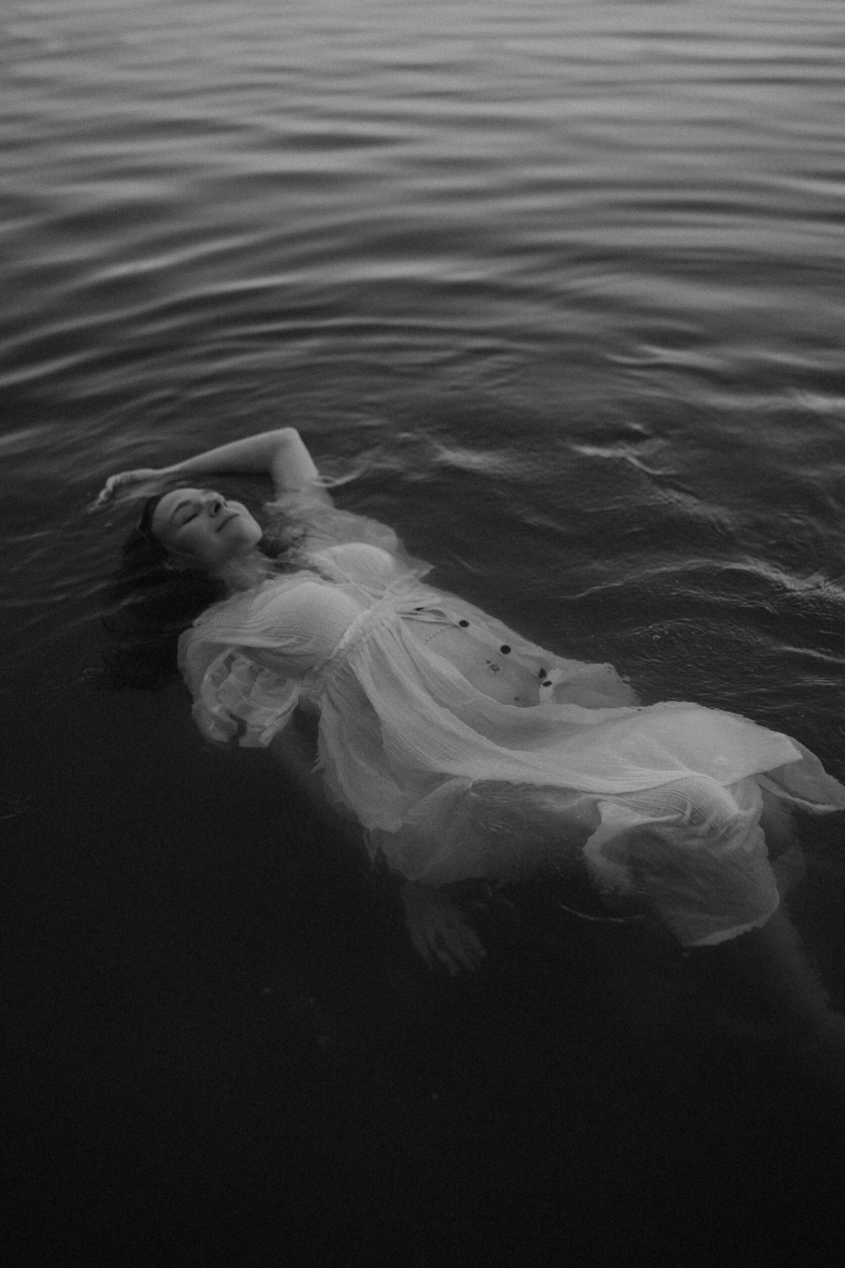 Maternity Fotosession – natürliche, liebevolle Babybauchfotos voller Gefühl